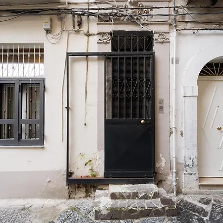 House In Decumani Yellow By Houseinnaples